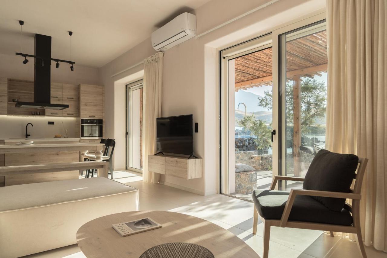 Isla Beach House, A Timeless Retreat, By Thinkvilla Damnoni Extérieur photo